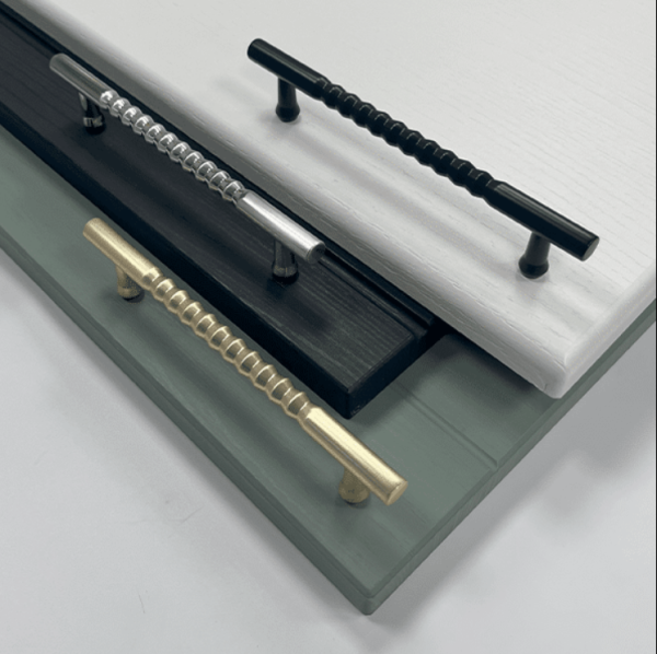 Brixworth Ribbed Bar Handle - 128 mm hole centre