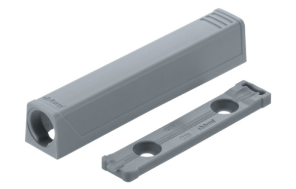 Blum TIP-ON for doors adapter plate